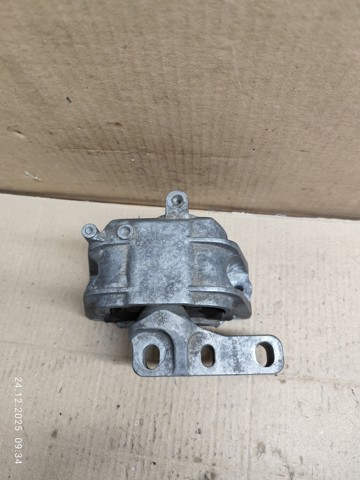 Гидроопора двигателя правая Skoda SuperB 2