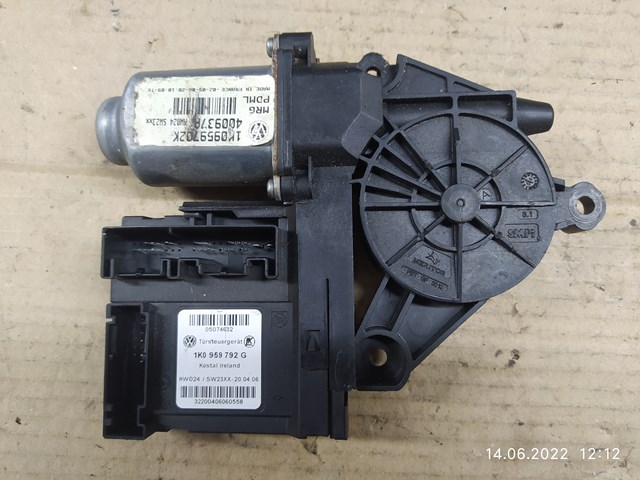 1K0959702K VAG Мотор стеклоподъемника двери передней правой купить в Киев