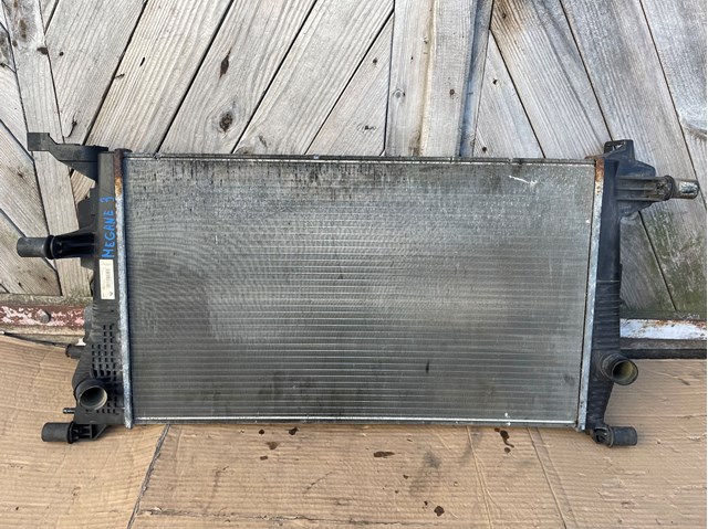 Радиатор охлаждения двигателя Renault Megane 3