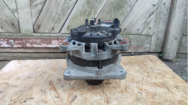 Автомобильный генератор Renault DUSTER 1