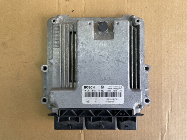 Модуль управления двигателем 237102213R RENAULT