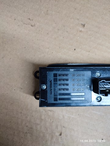 VOLVO 30710787 Кнопочный блок управления стеклоподъемником передний левый в наличии Тернополь