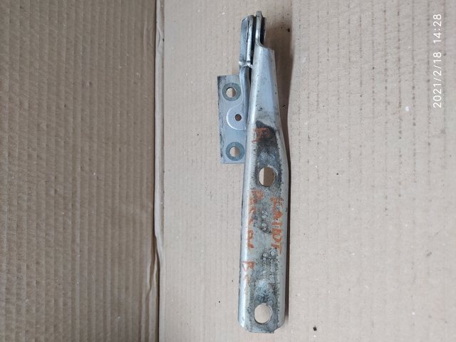 Шарнир капота правый 3B0823302 VAG