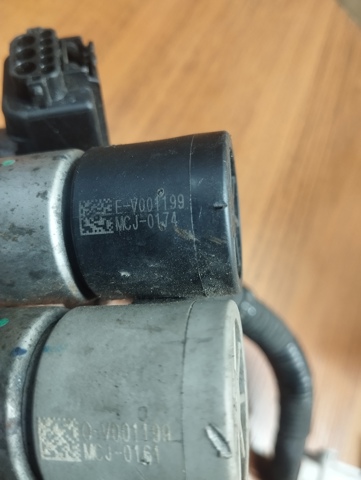 HYUNDAI 438102D005 в наличии Львов