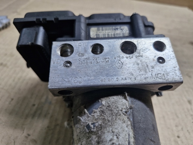 Блок управления АБС  476608497R RENAULT
