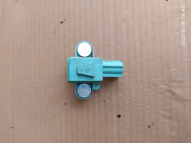 Датчик AIRBAG передний 4F0955557 VAG