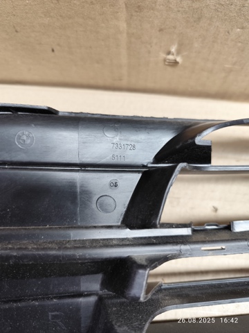 BMW 51117331728 Решетка бампера переднего правая в наличии Харьков