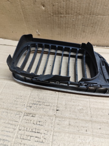 511370305490 BMW Решетка радиатора правая купить в Одесса
