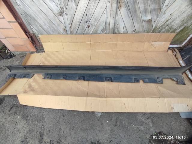 51777184774 BMW Порог внешний правый купить в Черкассы
