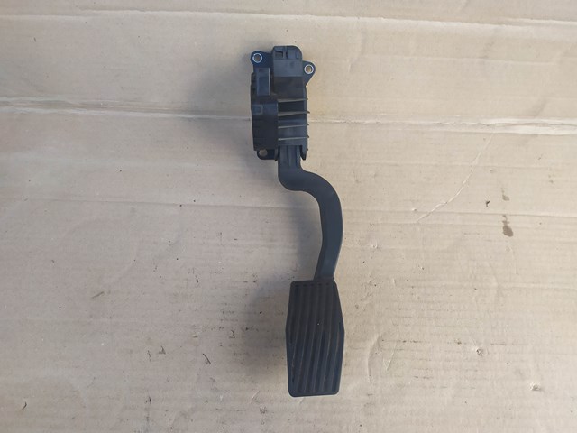 Педаль акселератора 55702020 GM