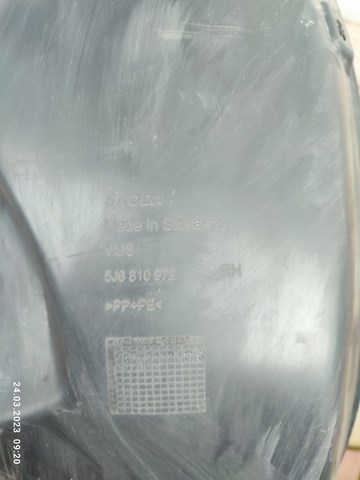 VAG 5J6810972 Подкрылок задний правый в наличии Одесса