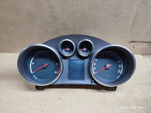 Приборная доска 600775881 OPEL