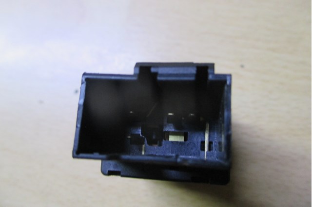 VAG 6Q0953235A Кнопка включения аварийного сигнала в наличии Черкассы