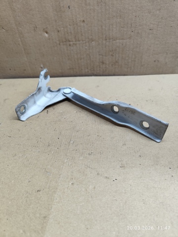Левая петля капота 6R0823301A VAG