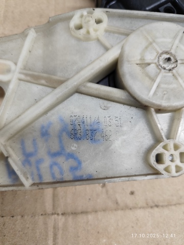 VAG 6R0959802AD в наличии Полтава