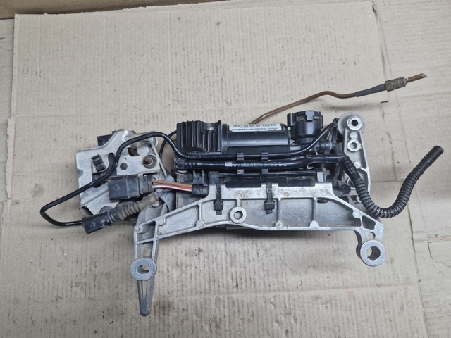 7L0616006C Компрессор пневмоподкачки (амортизаторов) купить Житомир