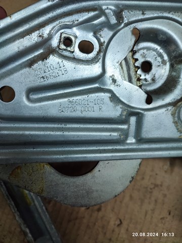 Мотор стеклоподъемника двери передней, правой 807301396R RENAULT