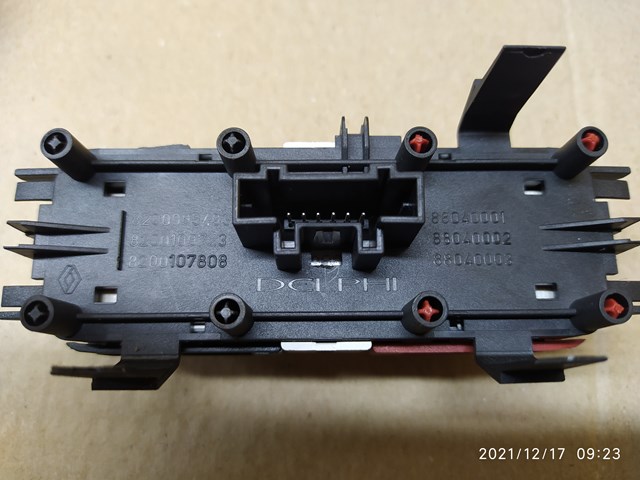 RENAULT 8200107808 Кнопка включения аварийного сигнала в наличии Полтава