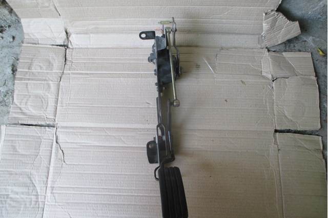 Педали газа 8200153272 RENAULT