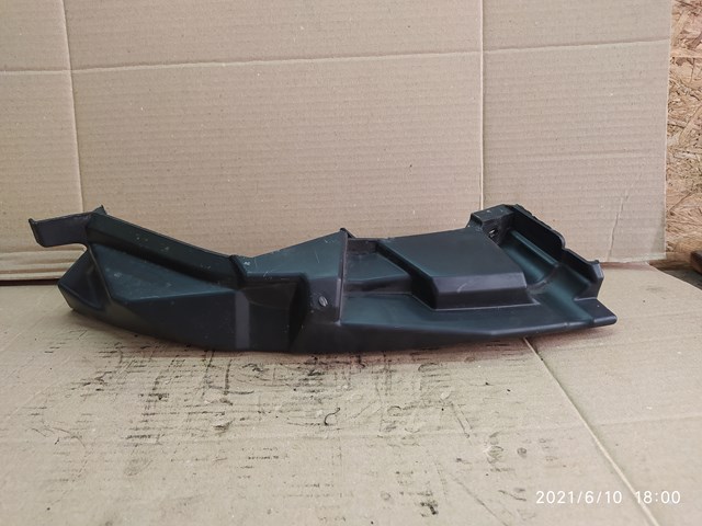 Левое крепление переднего бампера 8200289844 RENAULT