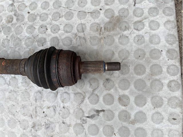 RENAULT 8200575489 Полуось (привод) передняя левая в наличии Ровно