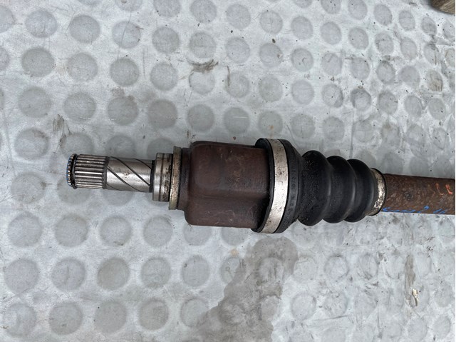 8200575489 RENAULT Полуось (привод) передняя левая купить в Черновцы