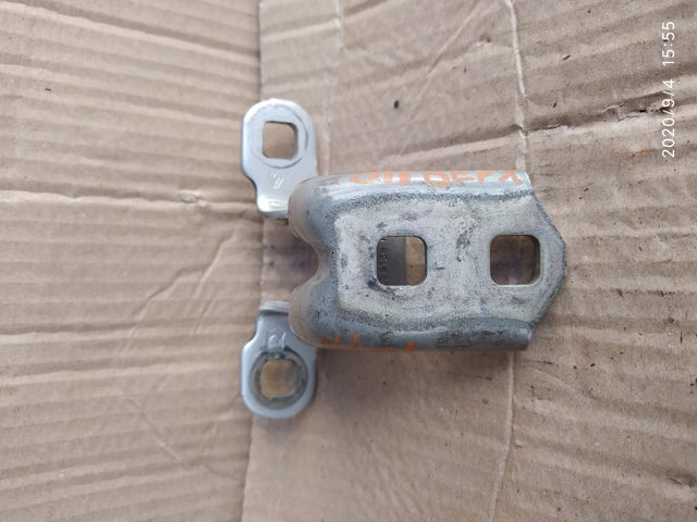 Петля передней двери 8200704552 RENAULT