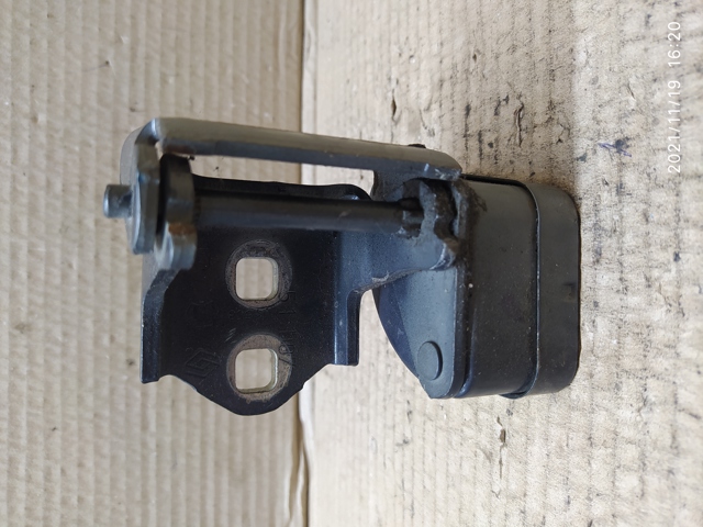 Петля двери задней правой 8200885639 RENAULT
