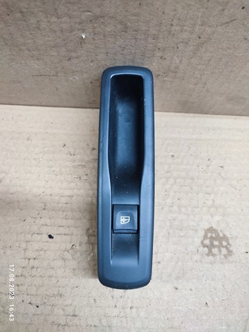 Кнопка включения мотора стеклоподъемника задняя 82944002R RENAULT