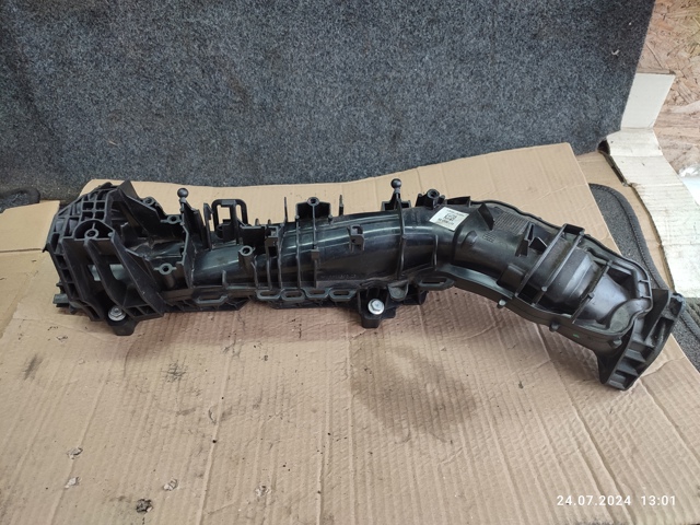 Коллектор впускной 8513653 BMW