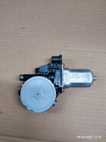 Мотор стеклоподъемника двери передней, правой 85710B2020 DAIHATSU