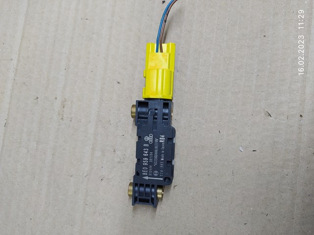 Датчик Айрбег передний 8E0959643B VAG