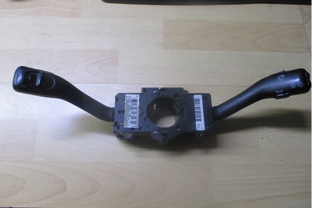 Левый подрулевой переключатель 8L0953513S VAG
