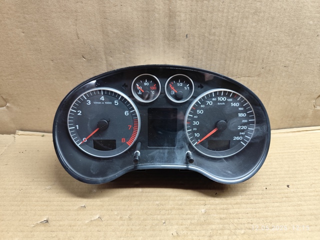 Щиток приборов 8P0920930G VAG
