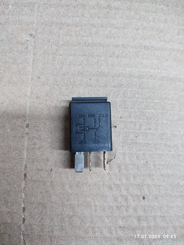 8Z0951253 VAG Реле стартера купить в Ирпень