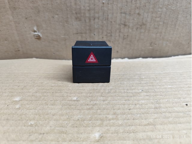 Кнопка аварийного сигнала 93332970 OPEL