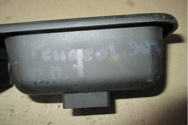 96351625XT PEUGEOT Кнопочный блок управления стеклоподъемником передний правый купить в Чернигов