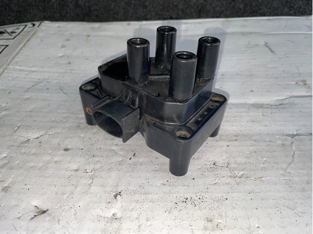 Катушка зажигания 988F12029BA FORD