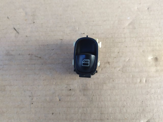 Кнопка подъемника переднего правого стекла A2038200210 MERCEDES