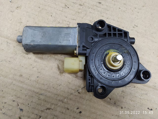 A2038203042 MERCEDES Мотор стеклоподъемника двери задней правой купить в Ровно