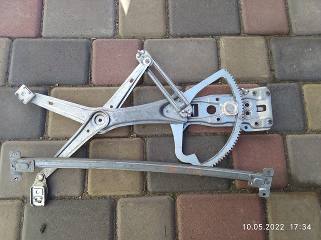 Стеклоподъемник передней правой двери A2107201246 MERCEDES