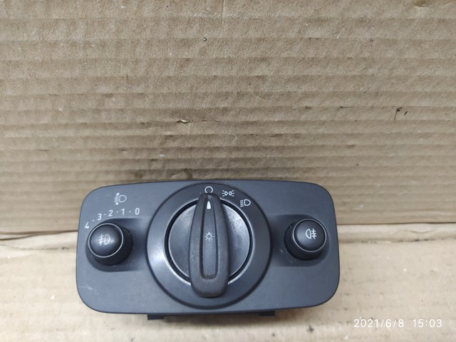 Переключатель света фар на "торпедо" C1BT13A024CB FORD