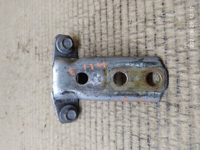 Петля задней правой двери MR292179 MITSUBISHI