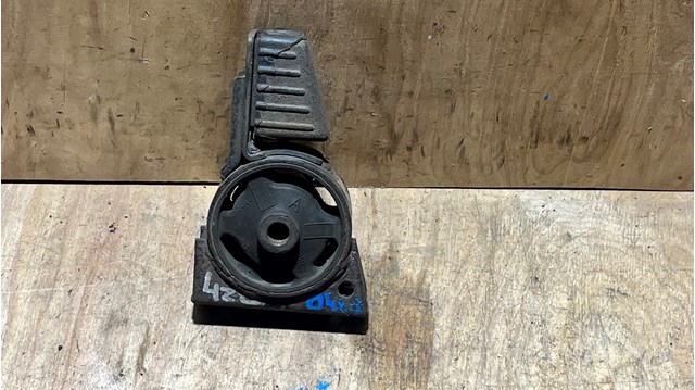 Подушка передней опоры двигателя 1236122010 TOYOTA