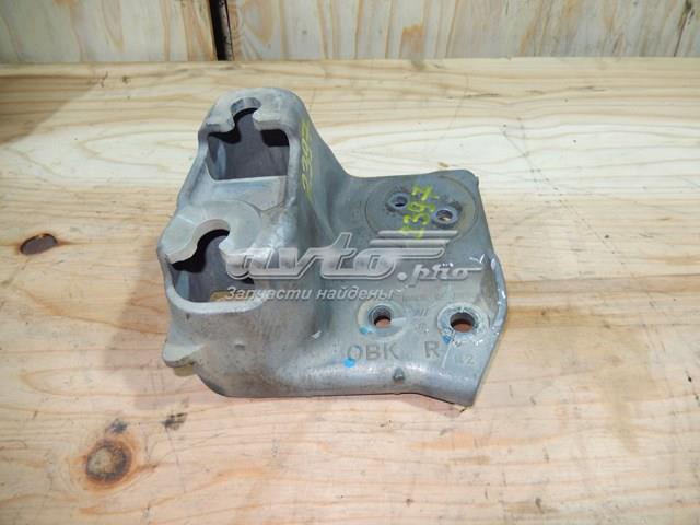 SUBARU 41032AJ050 Кронштейн подушки (опоры) двигателя правой в наличии Львов