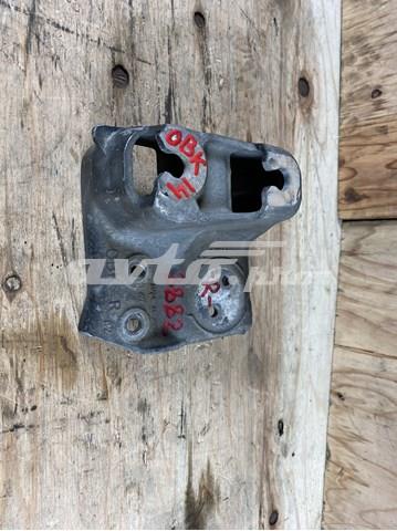 Кронштейн подушки (опоры) двигателя, правой 41032AJ050 SUBARU