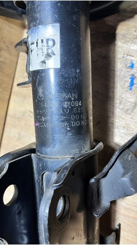 NISSAN 543029Y004 Амортизатор передний правый в наличии Полтава