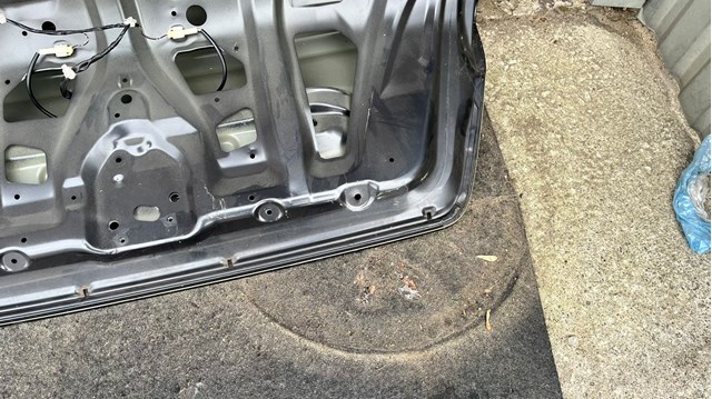 SUBARU 57509AG0019P Крышка багажника в наличии Полтава
