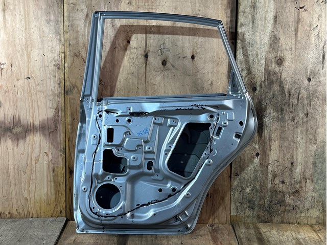 SUBARU 60409FG0019P Дверь задняя правая в наличии Украина