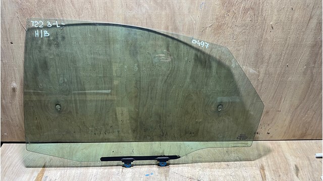 Стекло двери задней левой 6810405080 TOYOTA